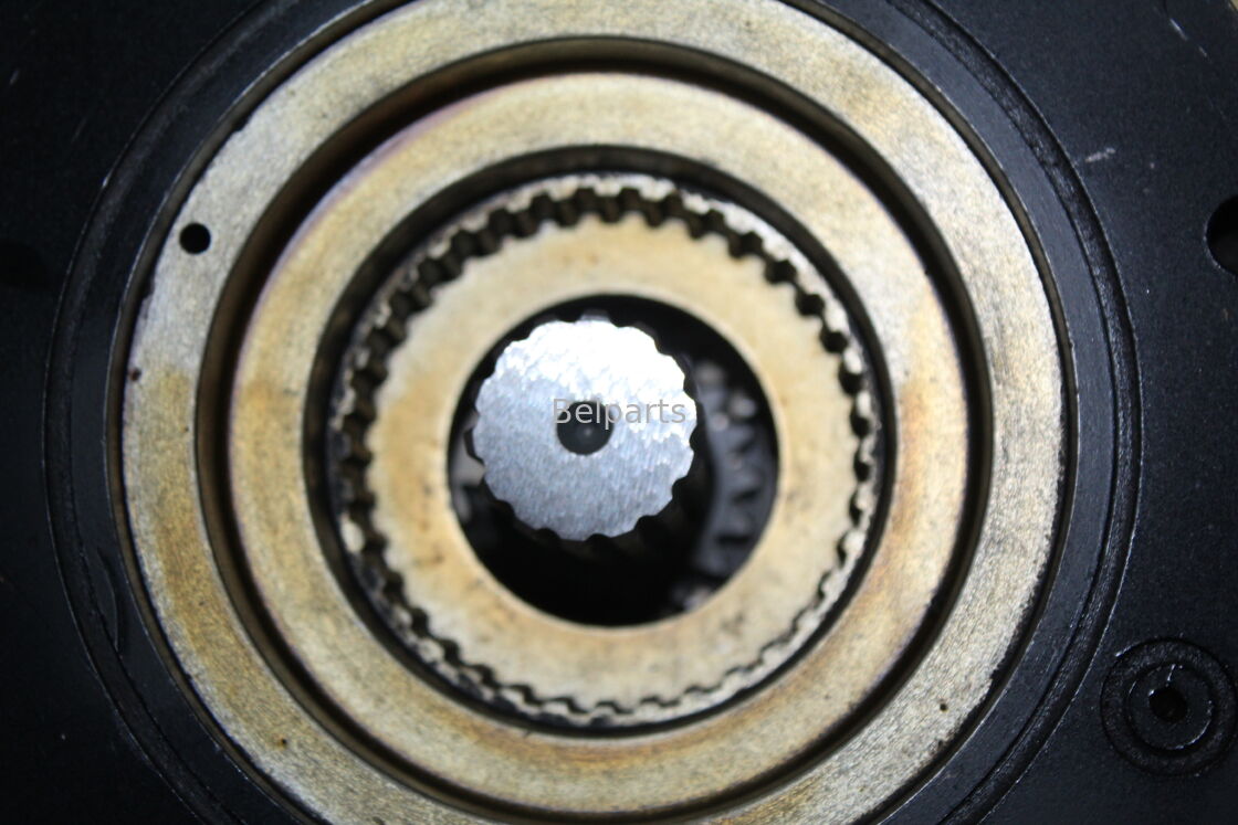 EX60-2 EX60-3 Hitachi खुदाई मशीन के लिए यात्रा में कमी के पुर्जे 9111033 वॉकिंग रिड्यूसर गियरबॉक्स