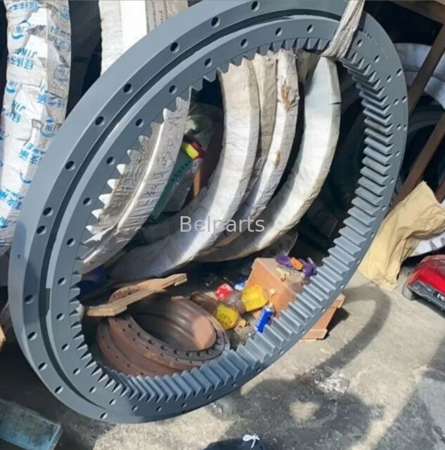 E135 न्यू हॉलैंड एक्सकेवेटर स्पेयर पार्ट्स के लिए स्लीविंग लेयरिंग Y40F00006F3 स्विंग सर्कल स्लीव रिंग