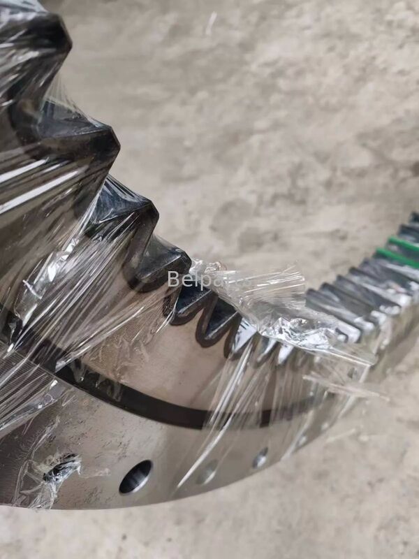 डूसान उत्खनन के लिए DX300 स्लीविंग बेयरिंग स्पेयर पार्ट्स 109-00181A स्लीव रिंग स्विंग सर्कल OEM