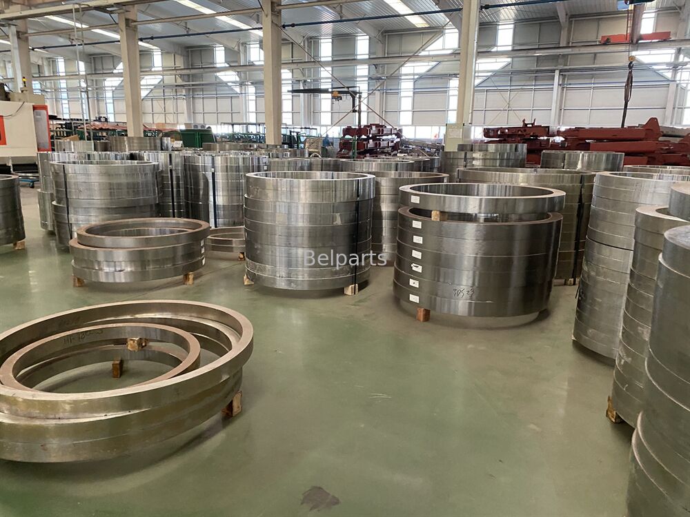 DX80R-3 डूसन खुदाई के लिए स्लीविंग लेयरिंग स्पेयर पार्ट्स K1033436A स्लीव रिंग स्विंग सर्कल