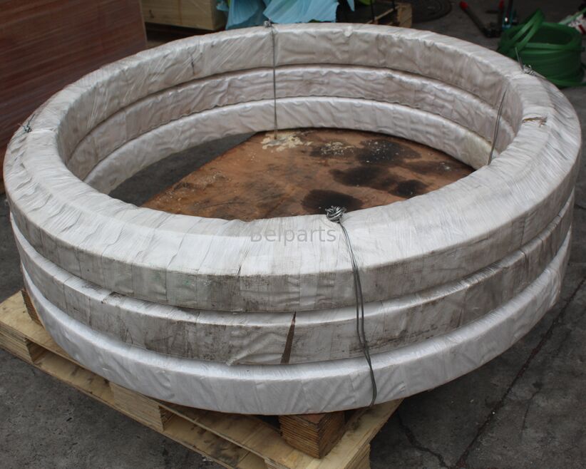 R260-7 R260LC-7 Hyundai Excavator Spare Parts के लिए स्लीविंग असर 81EN-00051 स्विंग सर्कल स्लीव रिंग